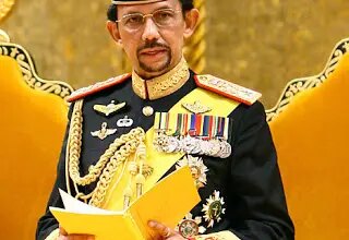 من هو سلطان بروناي دار السلام