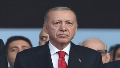 أردوغان يبلغ زيلينسكي باستعداده للوساطة بأي مبادرة لإنهاء النزاع في أوكرانيا