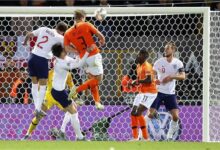 منتخب هولندا يواجه إنجلترا في نصف نهائي يورو 2024.