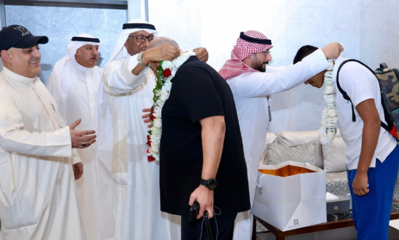 ترند العالم وفد منتخب الناشئين لكرة السلة يعود للبلاد بعد تحقيقه المركز الثاني بالبطولة الخليجية | صور وفد منتخب الناشئين لكرة السلة