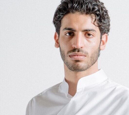 ترند العالم من هو مصمم الازياء احمد زاهر حسن؟ من هو مصمم الازياء احمد زاهر حسن؟