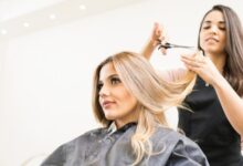 الأيام المناسبة لقص الشعر لشهر أغسطس/ آب 2025 للطول والكثافة