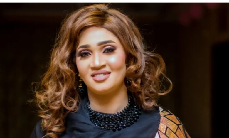 القبض على الفنانة السودانية عشة الجبل: تفاصيل وحقائق
