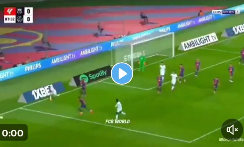 ترند العالم الكلاسيكو يشتعل من جديد.. ريال مدريد وبرشلونة في مواجهة تحبس الأنفاس الكلاسيكو يشتعل من جديد.. ريال مدريد وبرشلونة في مواجهة تحبس الأنفاس